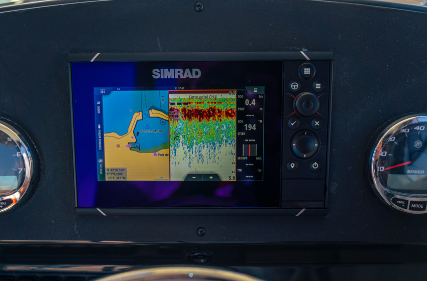 GPS/Sondeur Simrad Evo3s 7'' Extérieur avec sonde HDI - monté dans le cockpit