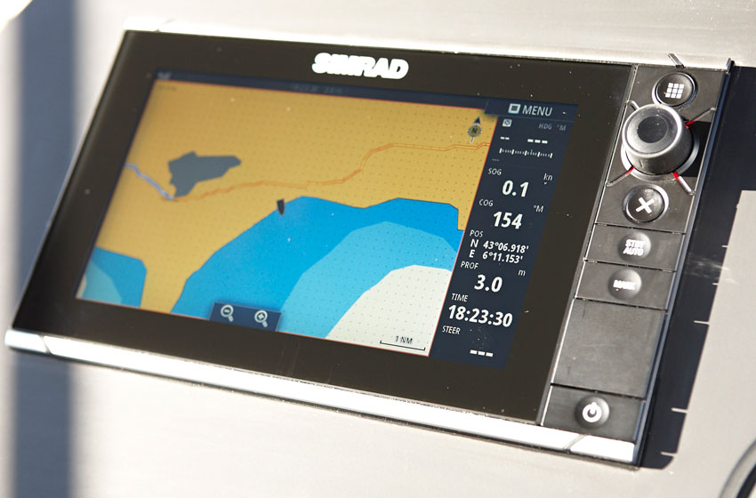 GPS/ECO Simrad EVO3S 9'' con Trasduttore HDI